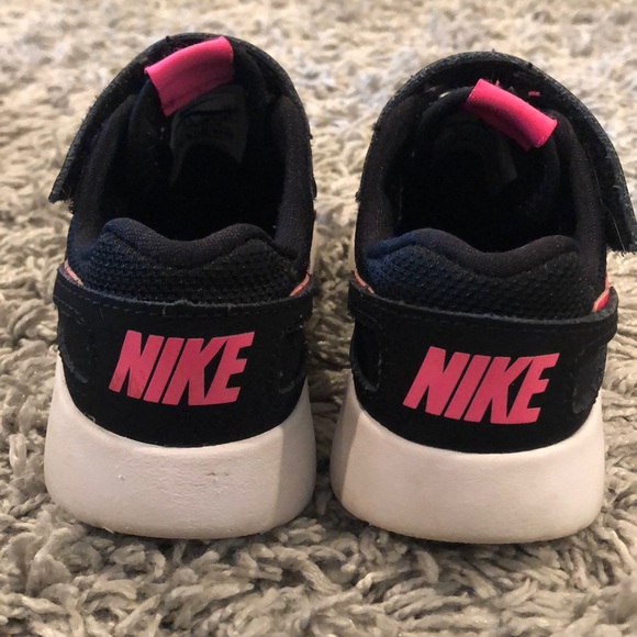 Nike Toddler Shoes- Pink and Black- Size 9c - Picture 3 of 5